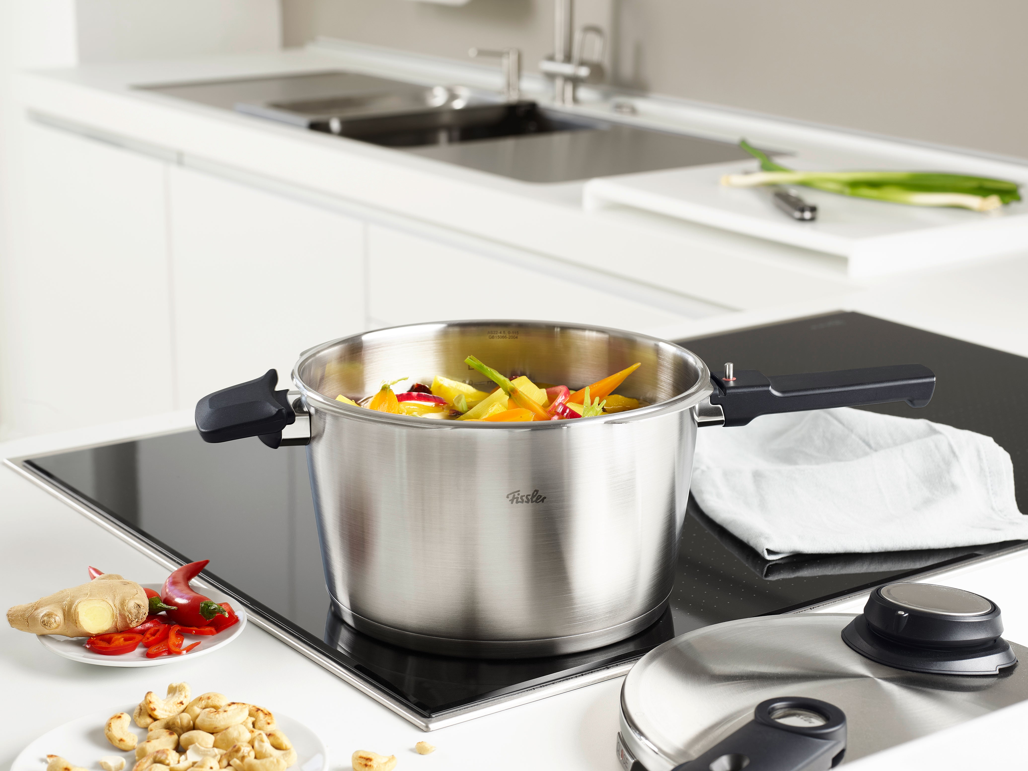 Fissler - Vitavit® Premium Pressure Cooker - 2.6 Quart