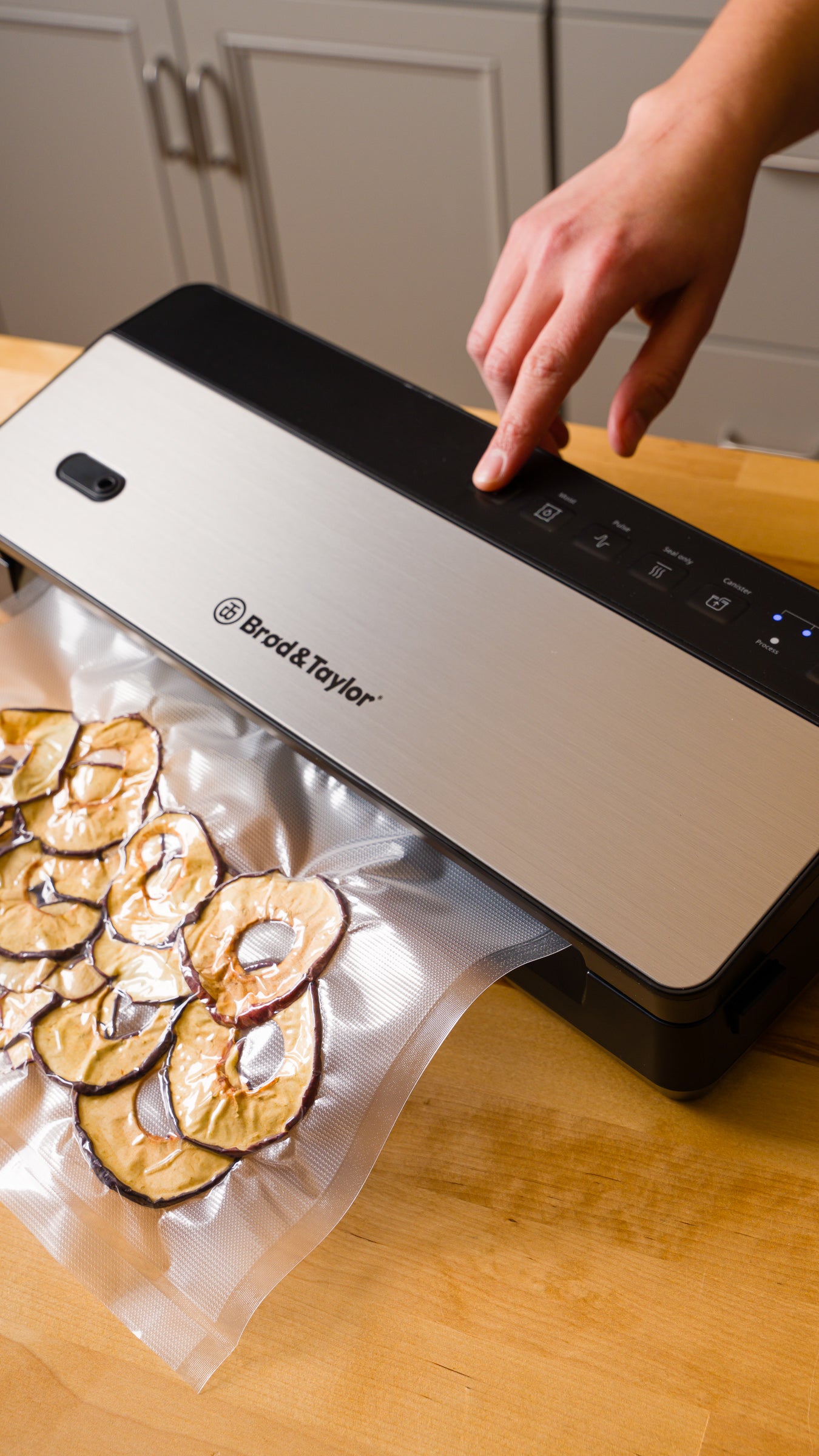 Brod & Taylor - Cordless Vacuum Sealer