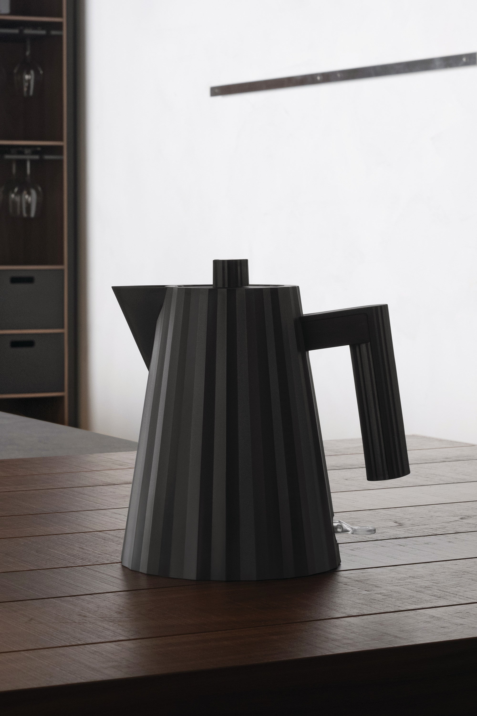 Alessi MDL06/1BUS Plissé Electric Kettle - 1 Ltr - Black