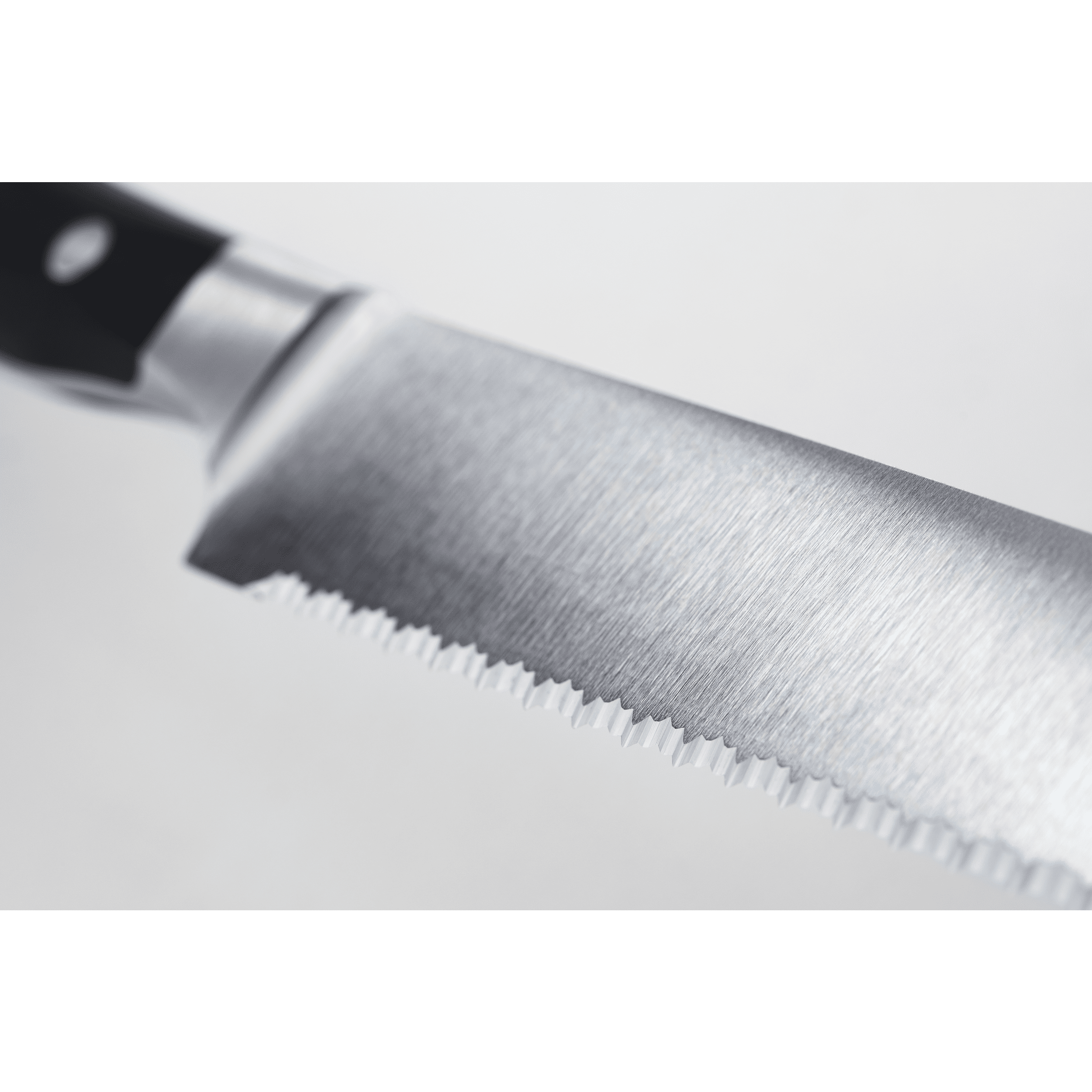 Wüsthof CLASSIC IKON 9" Double-Serrated Bread Knife