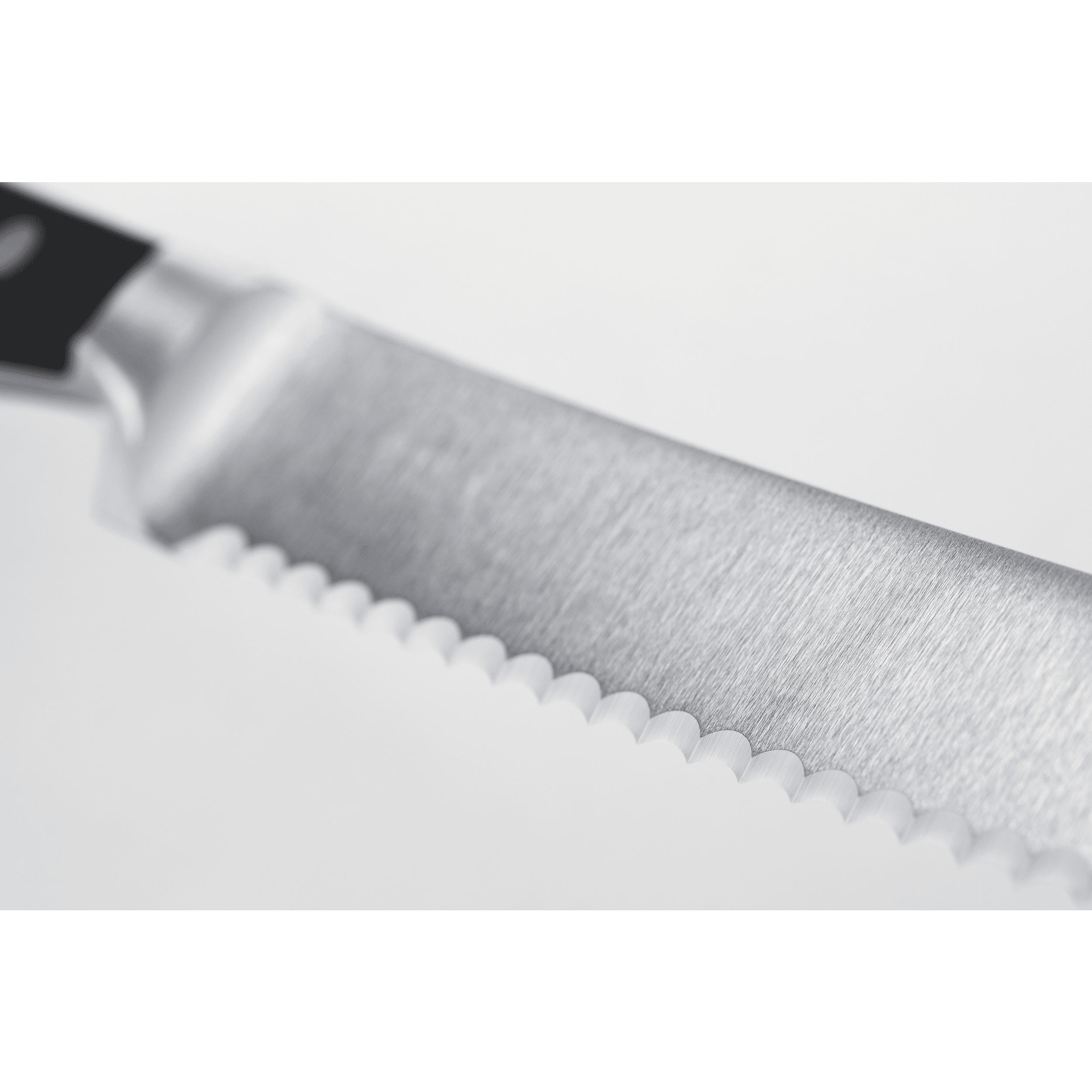 Wüsthof CLASSIC 3.5" Fully Serrated Paring Knife