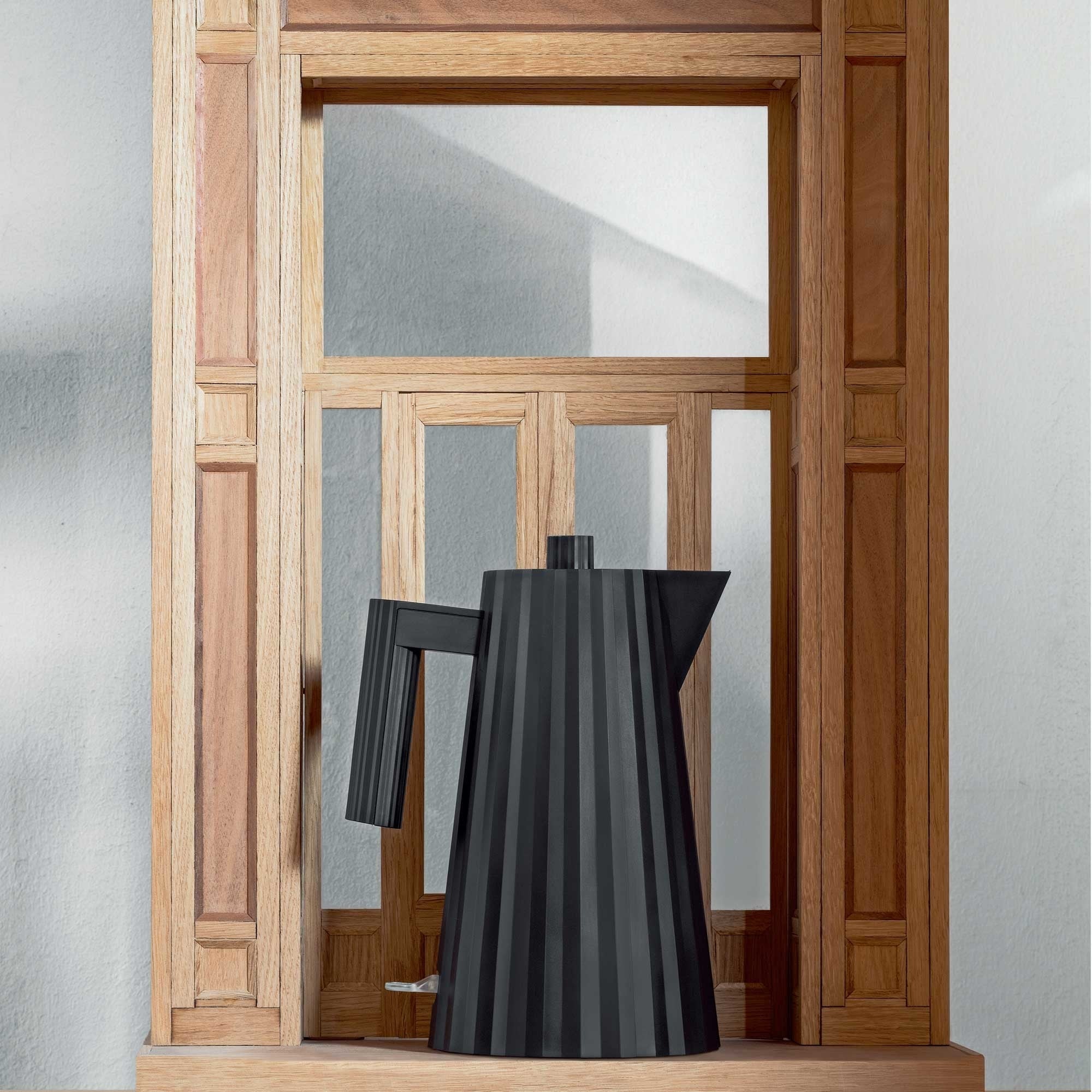 Alessi MDL06G/USA Plissé Electric Kettle - Gray - Design and Grace