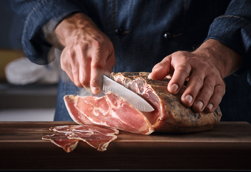Wüsthof CLASSIC 8" Hollow Edge Carving Knife - A Dedicated Knife for Better Carving