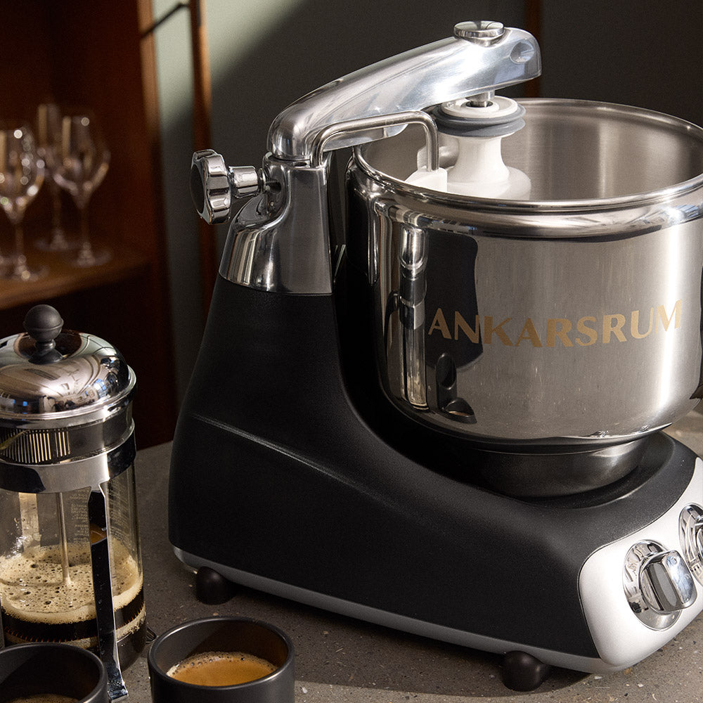 Ankarsrum Assistent Original Stand Mixer Essential Package - Matte Black