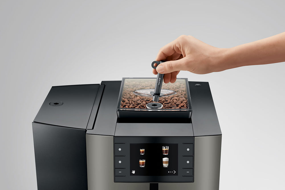 Jura X10 Dark Inox fresh coffee preparation